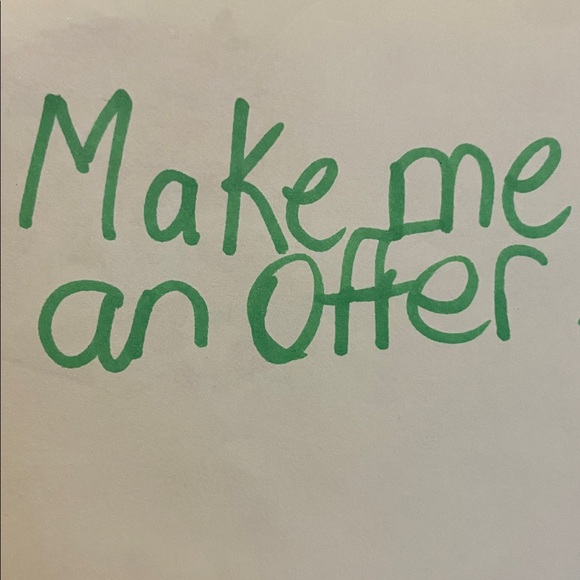 Meet your Posher, Robin - Picture 3 of 3